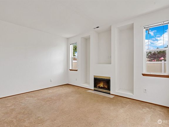 5th image of 11209 3rd Avenue Ct E