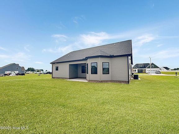 4th image of 7617 Staysail Drive