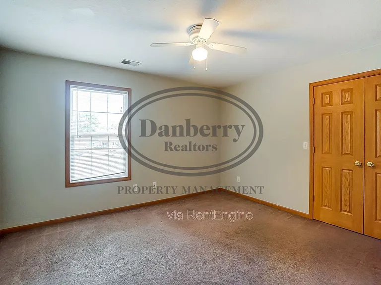 1103 N Byrne Rd — Photo 18