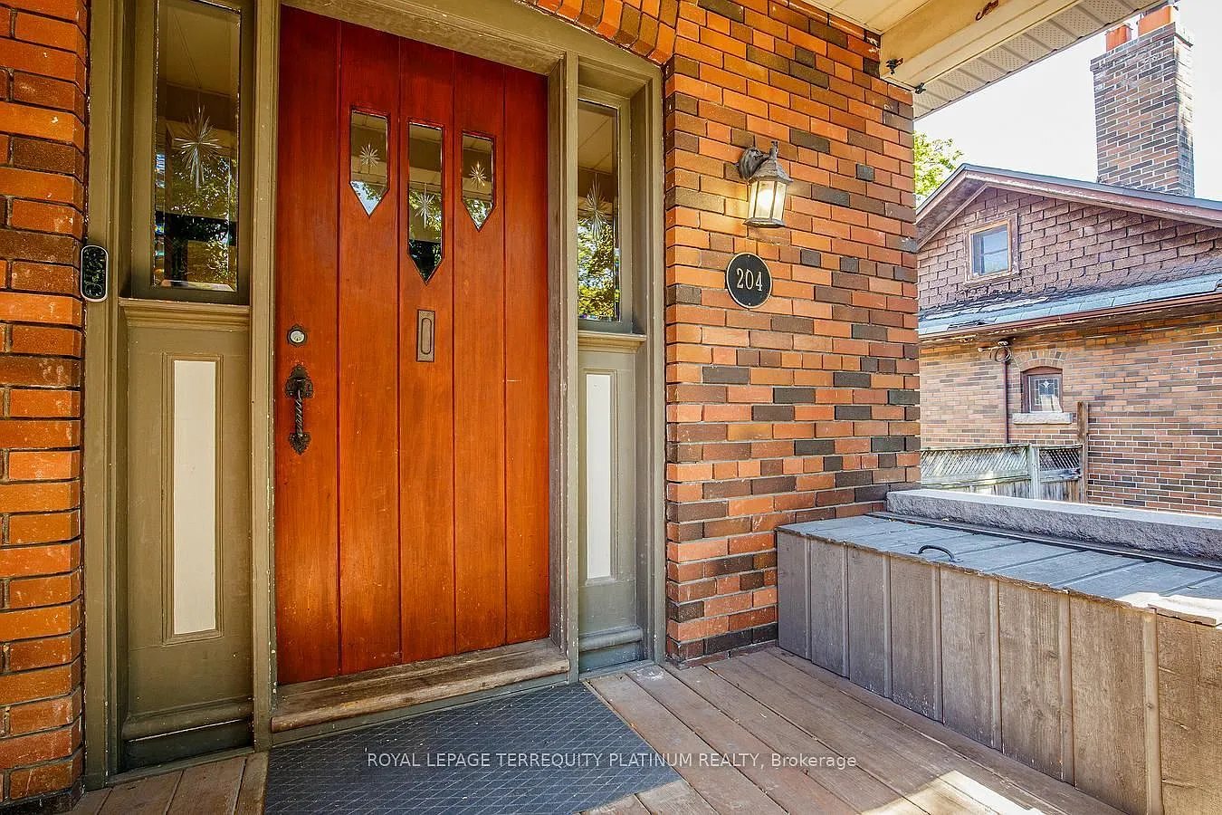 4 bed, $3,850 — Photo 2