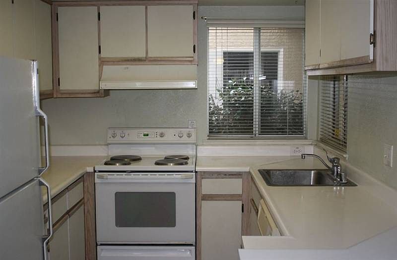 2nd image of 5905 Gloria Dr APT 1