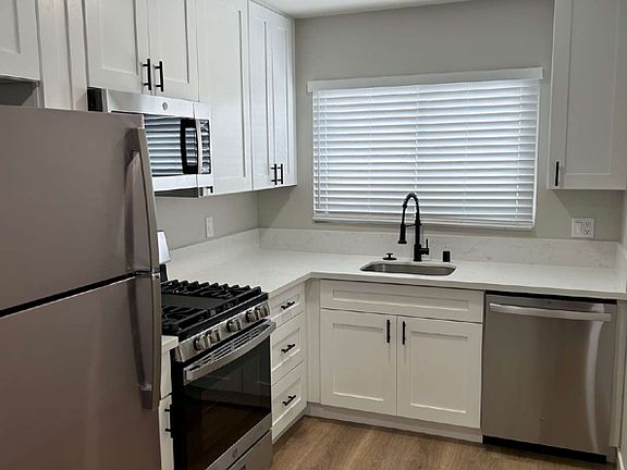 5th image of 2318 Chatsworth Blvd #2316
