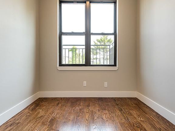 000_6807_forest_avenue_2r-2