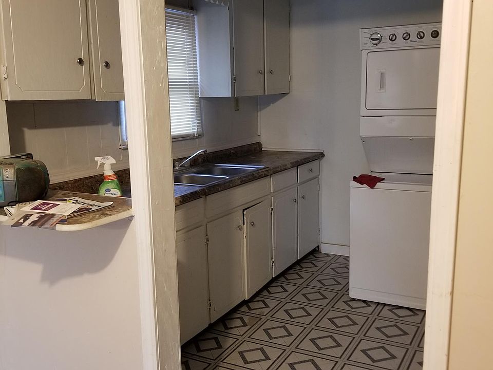 1st image of 208 W A Ave
