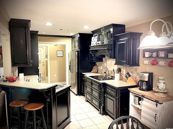 4th image of 1104 Creekstone Cv