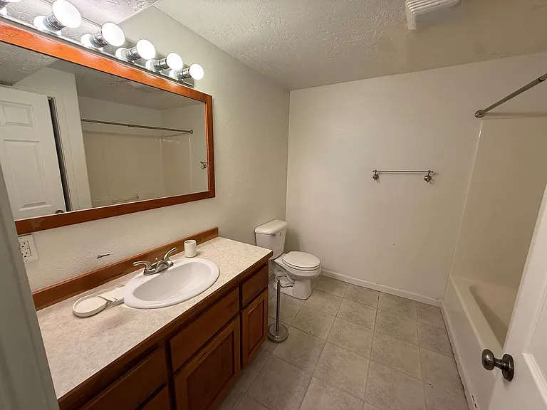 15284 Savik Ln — Photo 24
