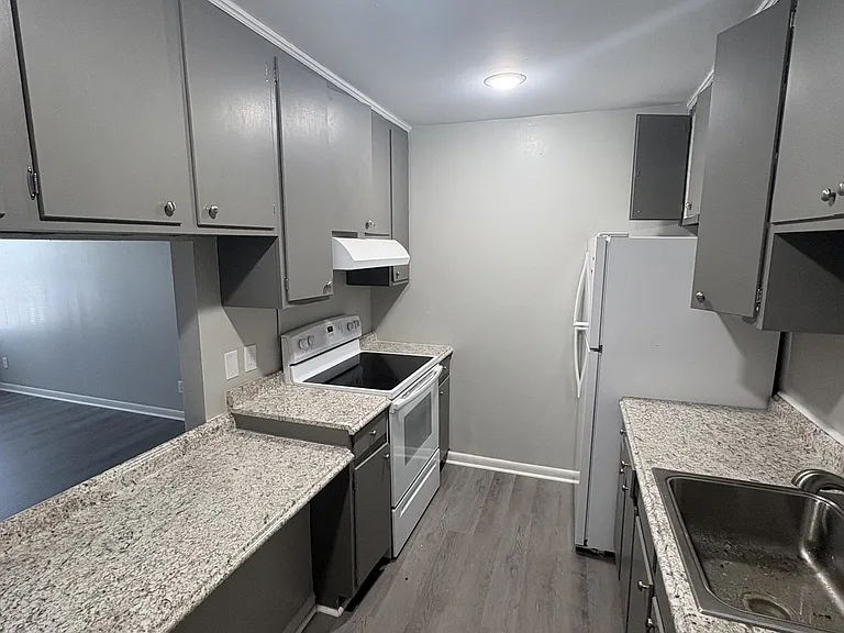 407 N College St #B2 — Photo 8