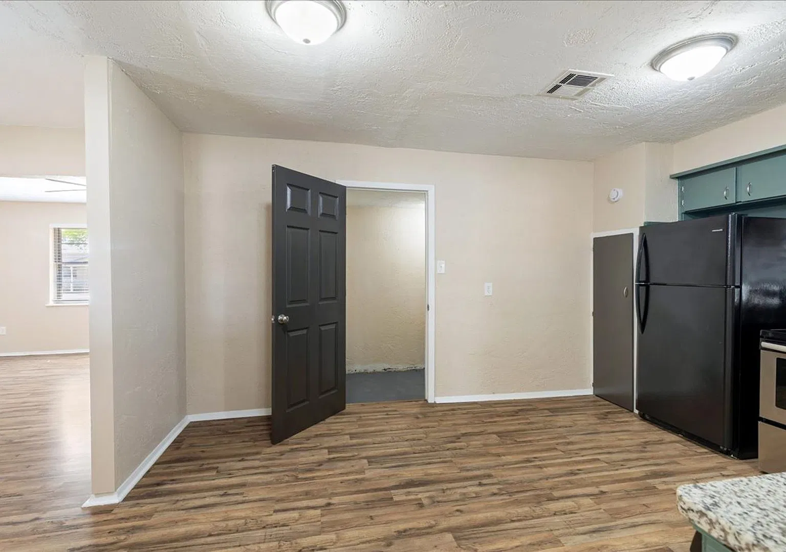 Beautifully Renovated 4 Bedroom, 1 1/2 Bath Home — Photo 4