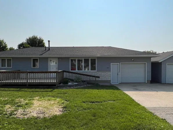 201 S Brown St, Lawler, IA 52154