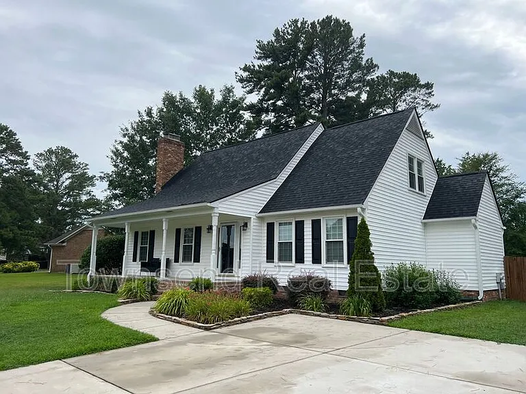 303 Wagoner Dr — Photo 2
