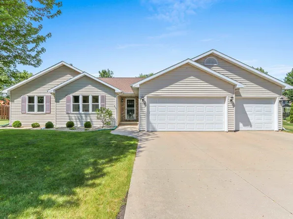 W6034 Paige Way, Appleton, WI 54915