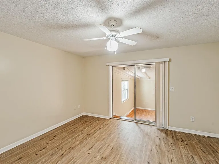9616 N Oklawaha Ave #1/2 — Photo 30