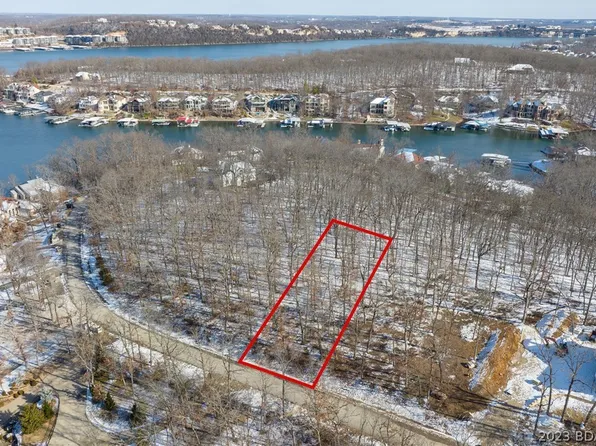 287 Lake Dr, Sunrise Beach, MO 65079