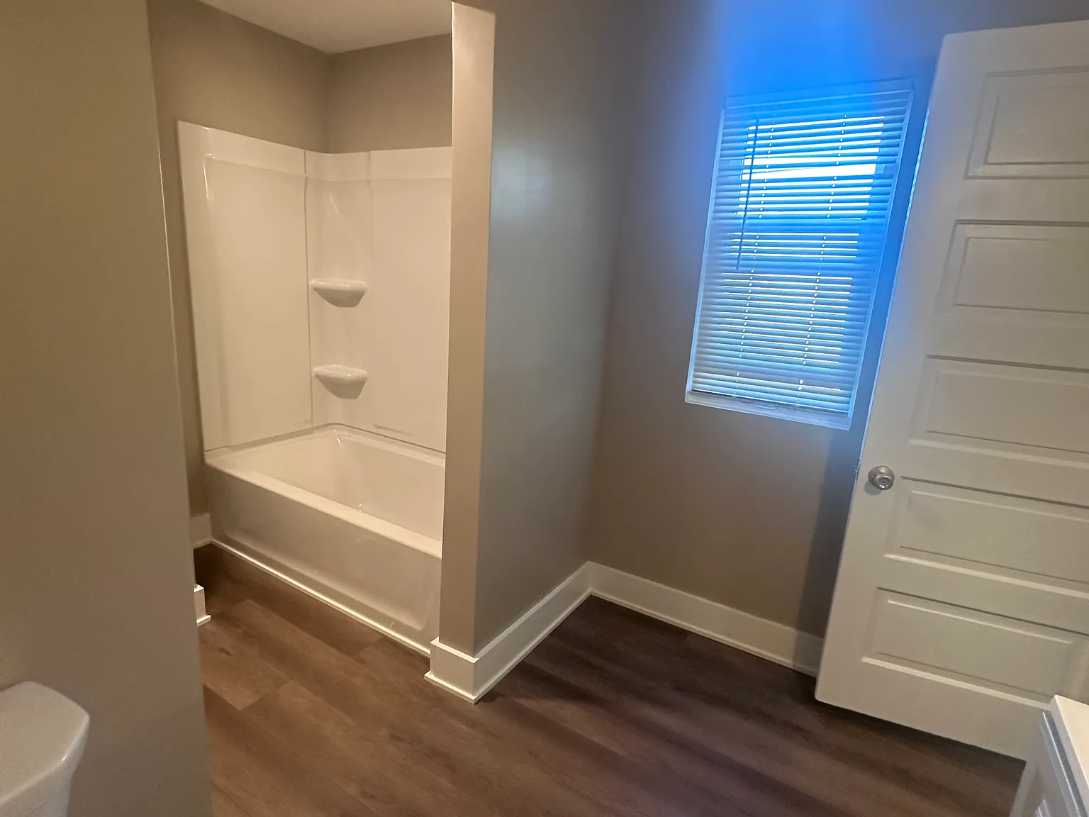 2 bed, $1,600 — Photo 2