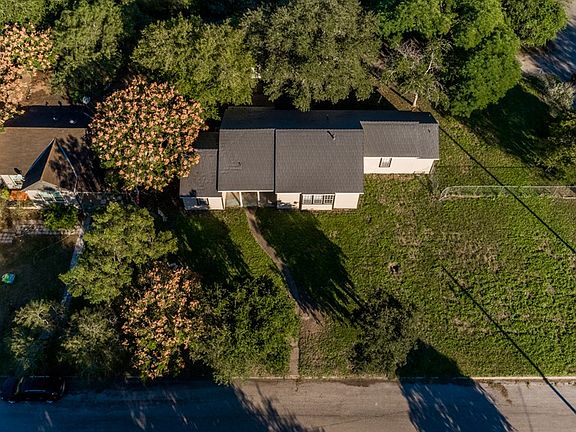 3rd image of 308 N Wanda Dr