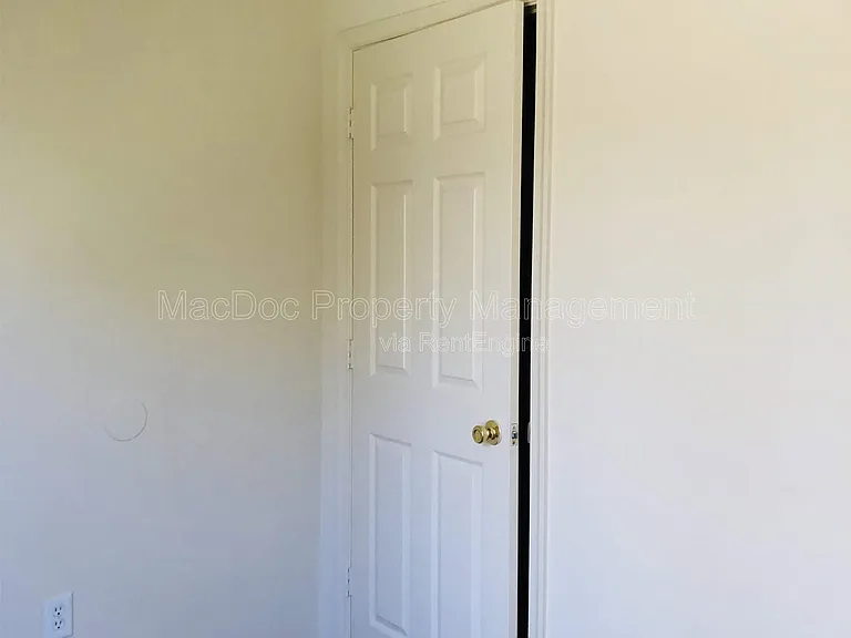 11009 Bevin Dr — Photo 15