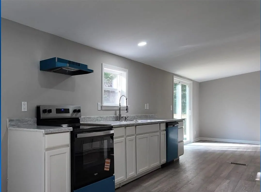 5 bed, 2108 sqft, $3,000 — Photo 2