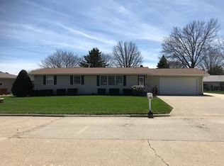 1015 E Sunrise St, New Hampton, IA 50659