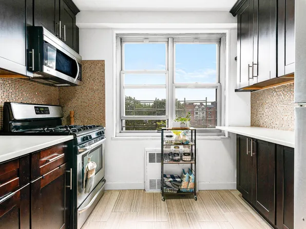 70-25 Yellowstone Boulevard image 20 of 34