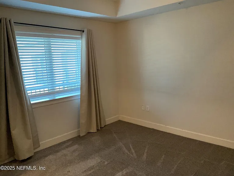 525 3rd St #503 — Photo 17
