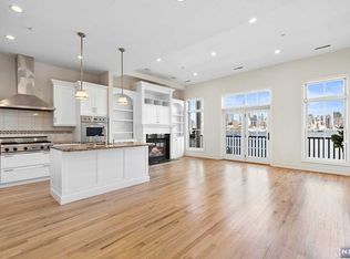 16 Regency Pl, Weehawken, NJ 07086