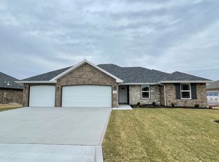6002 S Iris Ln, Battlefield, MO 65619