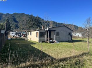 671 2nd Ave, Powers, OR 97466