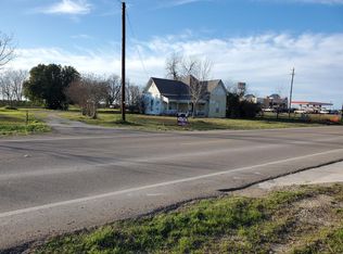 601 Ovilla Rd, Waxahachie, TX 75167