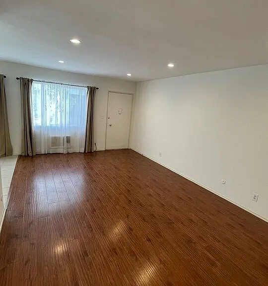 1400 N Fairfax Ave — Photo 41