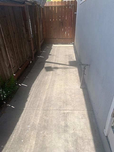 2nd image of 613 N Cedar Ave #613