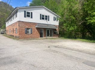 101 Mile Branch Rd, Cedar Grove, WV 25039