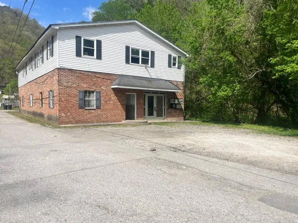 101 Mile Branch Rd, Cedar Grove, WV 25039