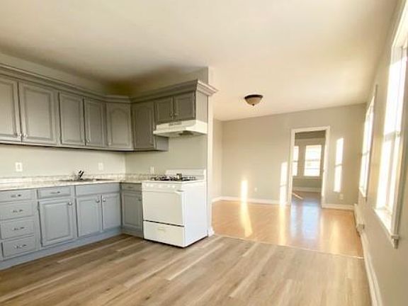 2nd image of 86 Gold St APT 3S