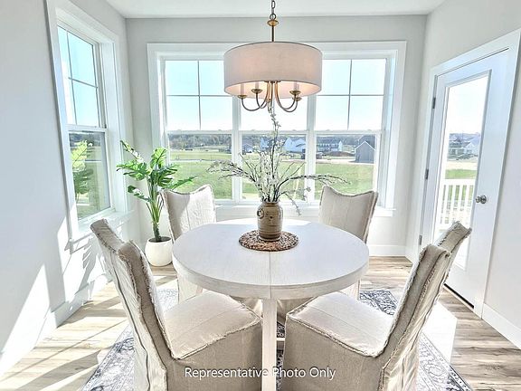 3rd image of 120 Blue Mountain Blvd