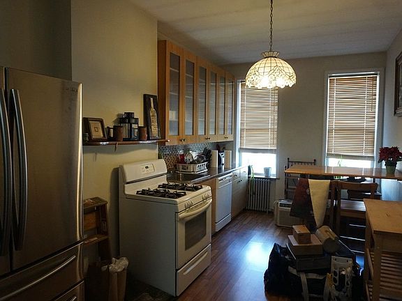 2nd image of 224 Kingsland Ave APT 3L