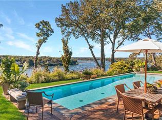 13 Harbor Crest Ct, Halesite, NY 11743