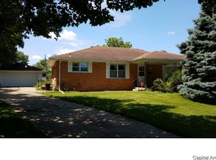 2120 Dunwich Dr, Springfield, IL 62702