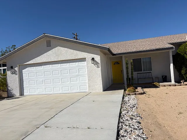 3 bed, 1315 sqft, $2,300 — Photo 1