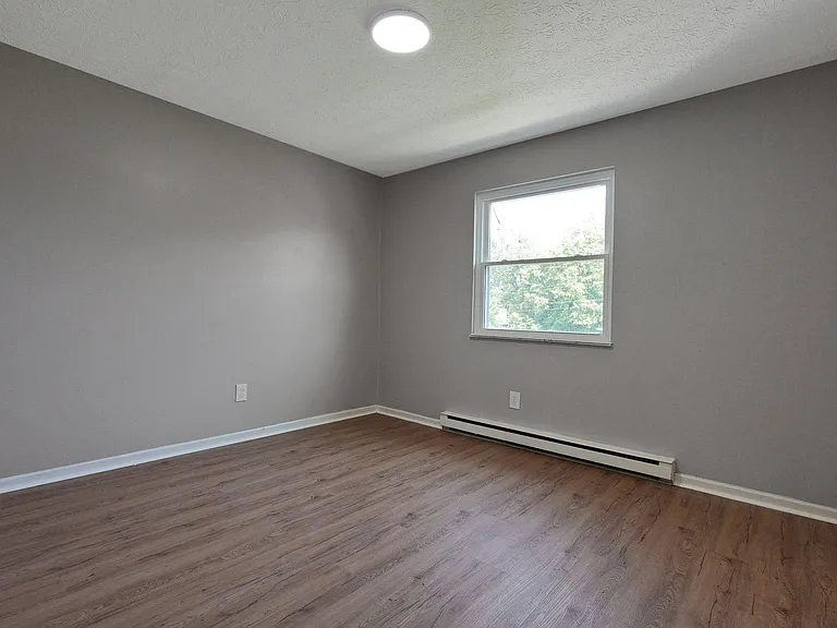 2203 Clarendon Ln — Photo 9
