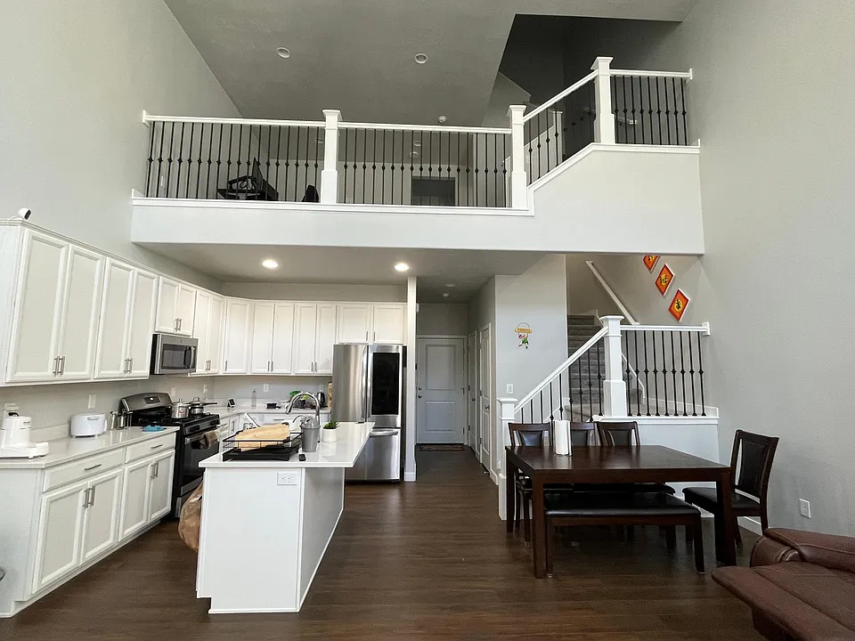 15141 S Reins Way