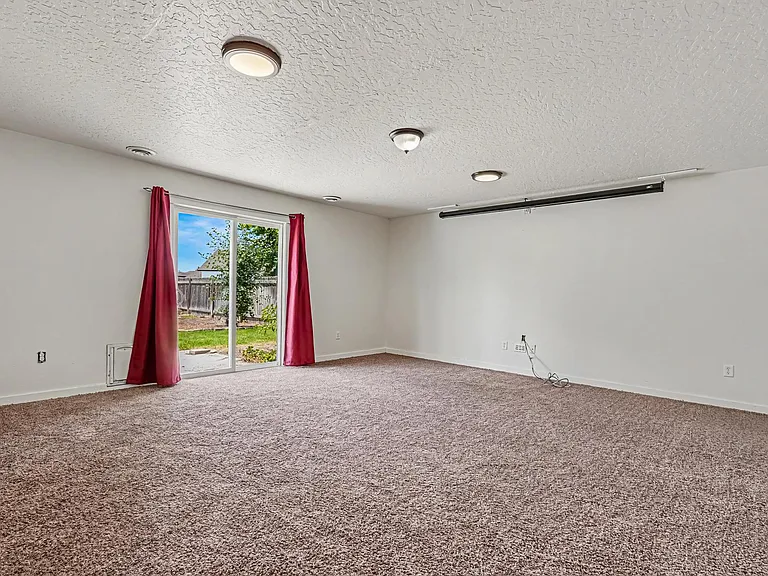 18327 Buckeye Pl — Photo 26