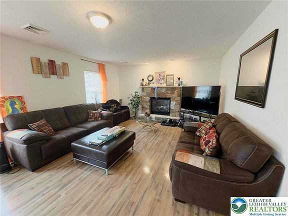 3rd image of 6017 Boardwalk Dr