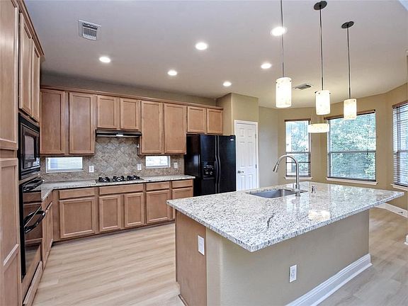 5th image of 15600 Prestancia Dr