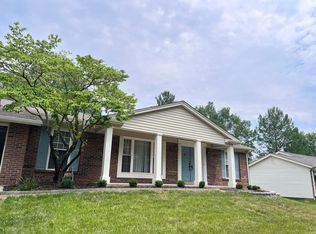 1526 Woodroyal West Dr, Chesterfield, MO 63017