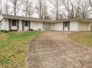 1002 W Laurel St, Carbondale, IL 62901