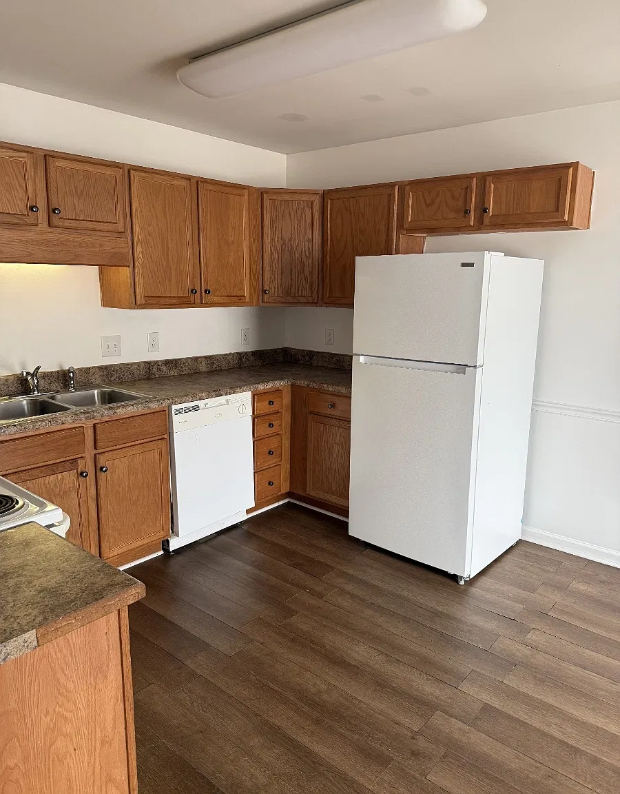 3 bed, 1228 sqft, $1,800 — Photo 1