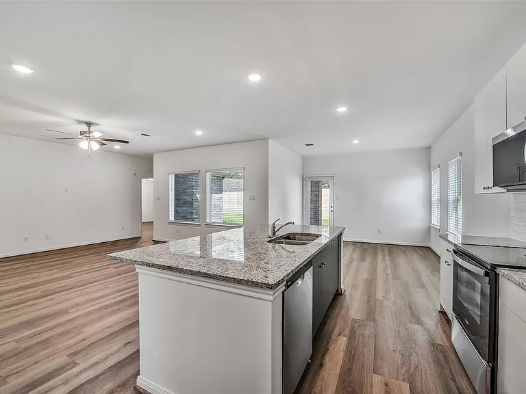 11943 Pondwood Dr — Photo 10