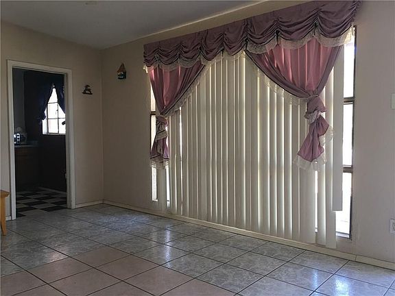 3rd image of 7532 Parral Dr