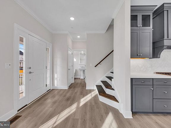 4th image of 3801 Jordan Dr