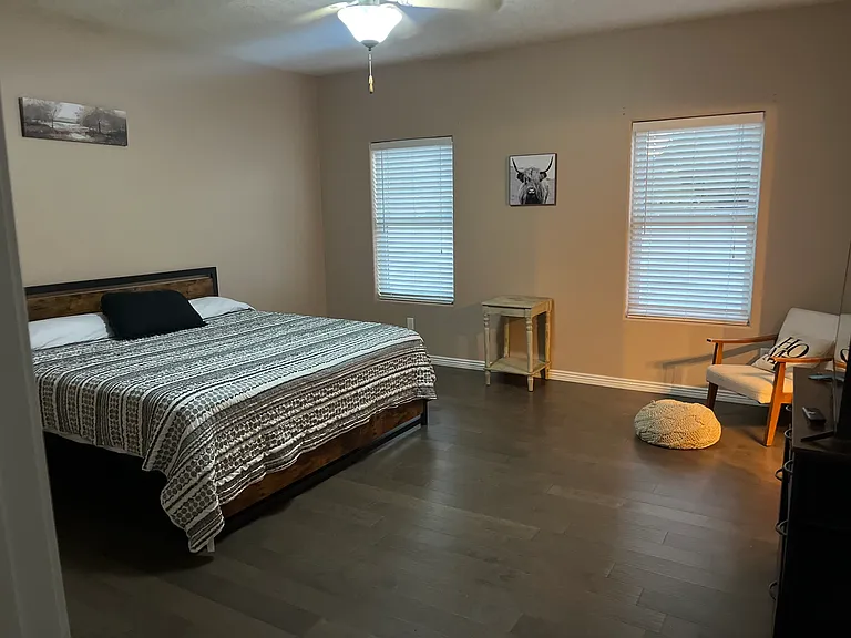2203 W Washington Ave — Photo 14